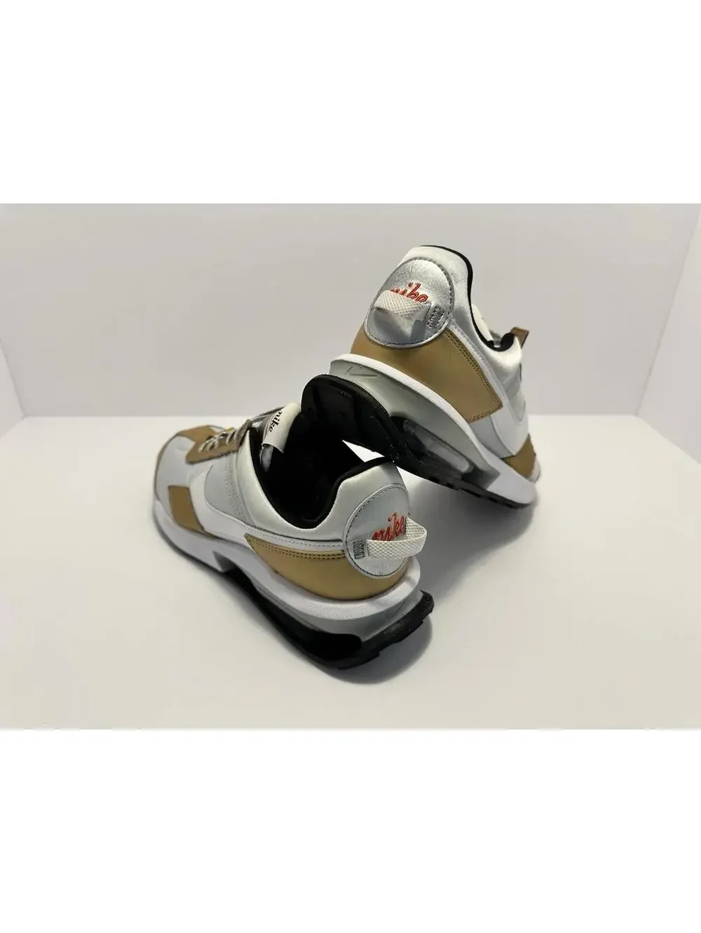 Nike Air Max Pre-Day Pure Platinum Size 10.5 Gold Silver Metallic Womens Shoes